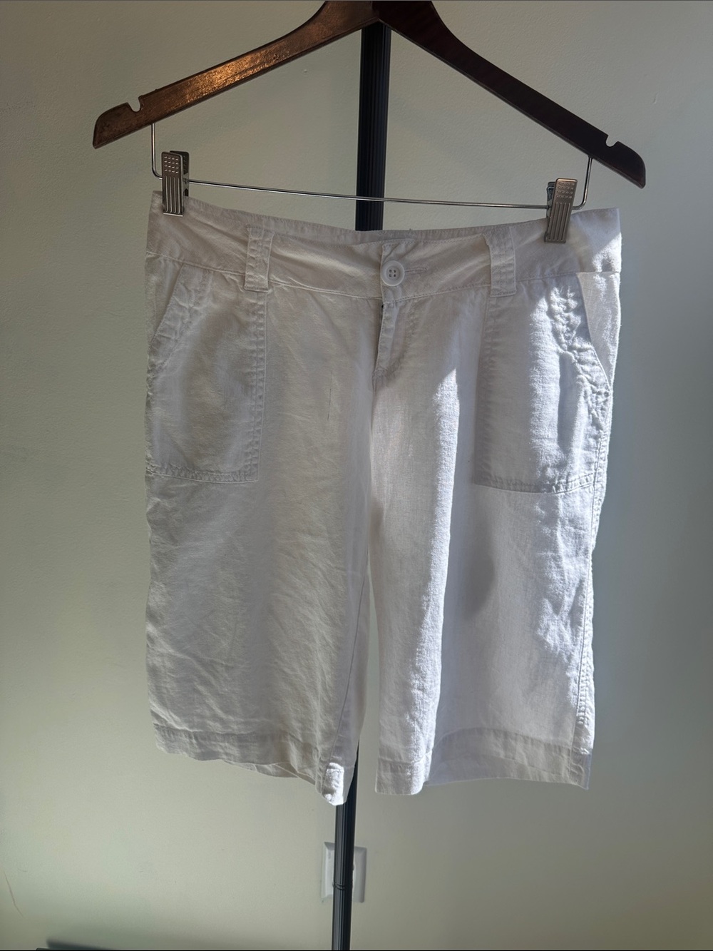 White Linen-Blend Casual Shorts